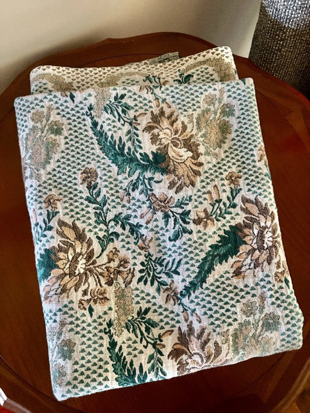 Vintage throw/table cloth